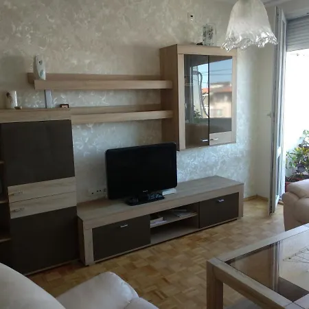 Cozy Near Free Apartamento Burgas